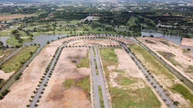 Bán đất nền biệt thự tại sân golf Biên Hòa ở Đồng Nai, DT 240m2, giá 18tr/m2. LH 0906721277