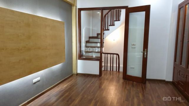 Bán nhà Dịch Vọng, Cầu Giấy, 34m2 x 5T, nở hậu, cách đường ô tô 20m, xây cực đẹp, 3.4 tỷ