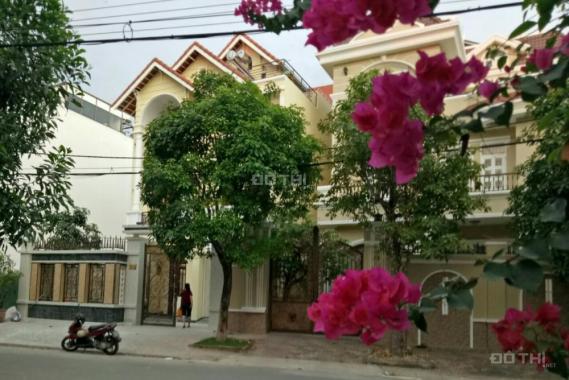 Cần bán biệt thự Nam Long Phú Thuận, Quận 7, DT 8x21.5m, 2 lầu. Giá 16 tỷ