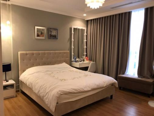 Cho thuê căn hộ cao cấp Vinhomes Nguyễn Chí Thanh, 3 phòng ngủ full nội thất cao cấp, vào ở luôn