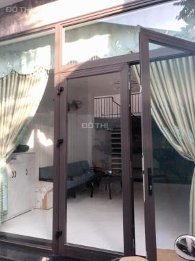 Nhà để lại nội thất kiệt rộng Điện Biên Phủ, gần đường, siêu thị giá rẻ - 0917646825