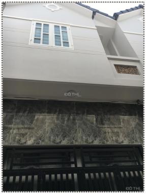 Nhà Quốc Lộ 1A vào 500m, cách chợ Bình Chánh 3km, 1 lầu, SH riêng. LH 0938533969