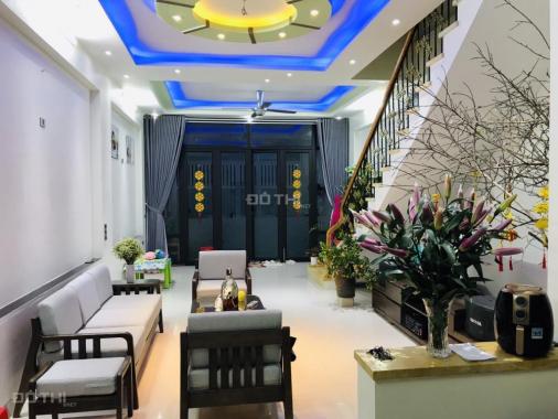 Cần tiền kinh doanh, bán gấp ngôi nhà 3 tầng lô 88MBQH 1814, Thanh Hóa