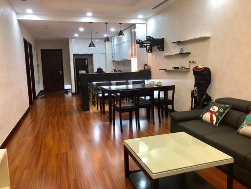 Chính chủ cần cho thuê CHCC Royal City, 138m2, 3PN sáng, đồ xịn, giá 18 tr/tháng, 0964399884