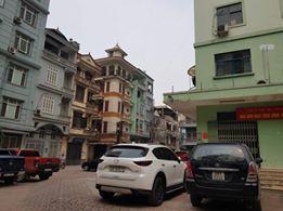 Bán nhà vừa ở vừa kinh doanh, 62m2 x 4T, MT = 4.5m ngõ 140 Nguyễn Xiển