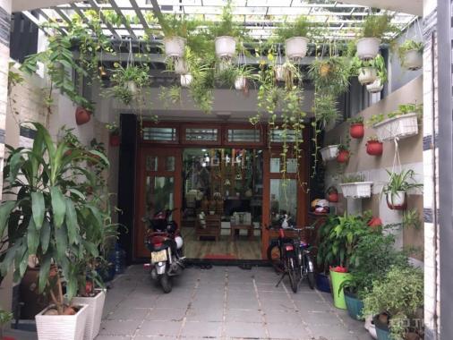 Cần bán nhà quận Bình Tân - Giáp mép Tân Phú, full nội thất, giá tốt
