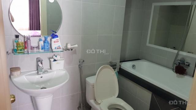 Cần bán căn góc 3pn, 3 ban công, view đẹp, full nội thất, có HĐ cho thuê 16.6 tr/tháng. CC Phúc Yên