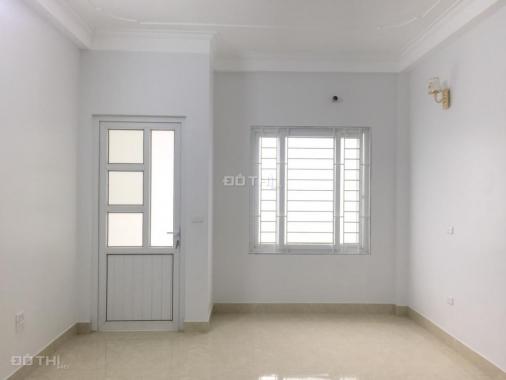 Bán nhà 60m2 Võ Chí Công, Cầu Giấy, 3 mặt thoáng, nhà dân xây chắc chắn hiện đại, 3.85 tỷ