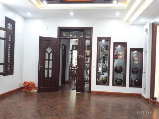 Gia đình bán nhà 317 Hoàng Hoa Thám, Ba Đình, 55m2 x 5T, 3 mặt thoáng, gara ô tô trong nhà