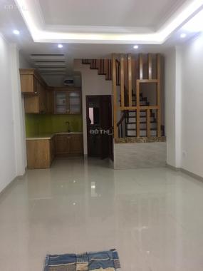 Hiếm! Bán nhà Mễ Trì, Đỗ Đức Dục, Miếu Đầm 37m2 x 5T mới tinh, cách đường ô tô 50m 2.9 tỷ