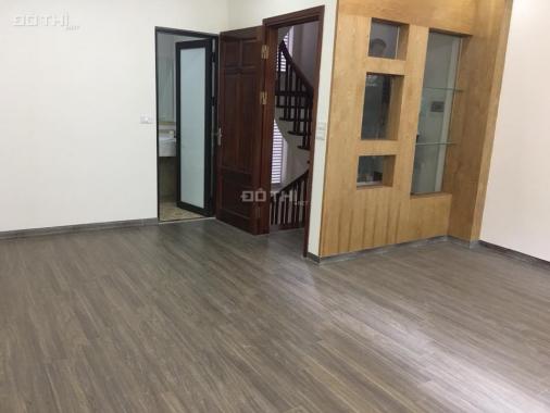 Chính chủ cần bán nhà Võng Thị, Tây Hồ, DT 48m2x5t, cách đường ô tô 5m, ngõ thông, giá 6.1 tỷ