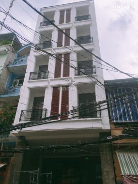 Cho thuê tòa nhà 2 mặt tiền 441 Hai Bà Trưng, góc Trần Quang Khải, Quận 1