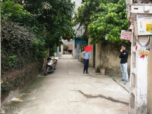 Bán đất ô tô vào nhà, gần chợ Lưu Phái, Ngũ Hiệp, Thanh Trì. LH: A. Công 0974509368