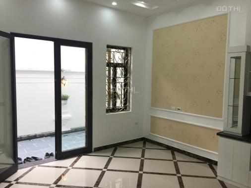 Tôi bán nhà xây mới mặt ngõ 627 Giải Phóng, 50m2 có sân, cây xanh, tiểu cảnh, giá 3,6 tỷ