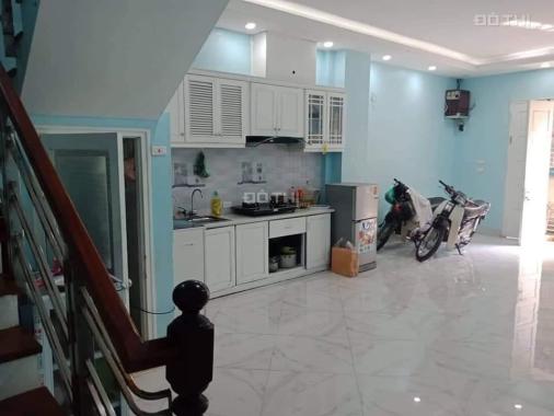 Nhà đẹp Ngọc Lâm, ô tô, 45m2, 3 tầng, MT 5m, giá 2.8 tỷ