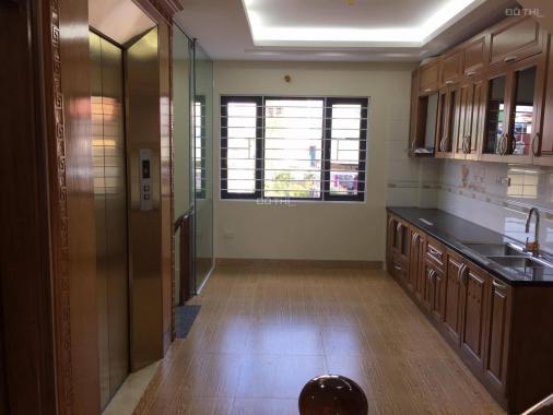 Bán tòa nhà căn hộ mặt phố Trấn Vũ, dt 210 m2 x 10T còn mới đẹp, giá 85 tỷ