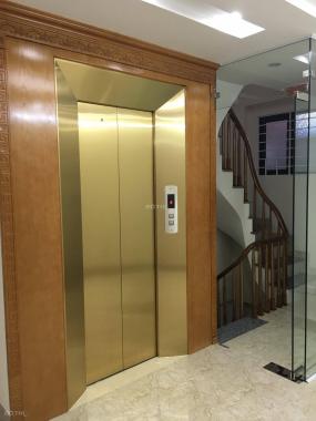 Bán tòa nhà căn hộ mặt phố Trấn Vũ, dt 210 m2 x 10T còn mới đẹp, giá 85 tỷ