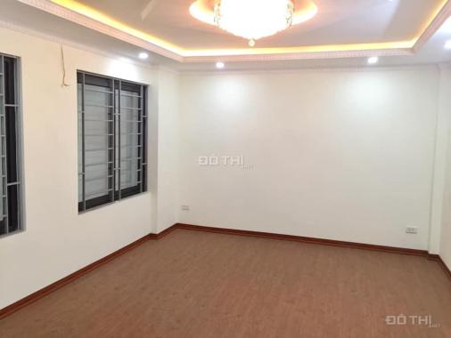 Nhà mới cách phố Kim Giang 20m, ô tô đỗ cửa, 40m2, 5 tầng, chỉ 3.5 tỷ. LH 0917572666