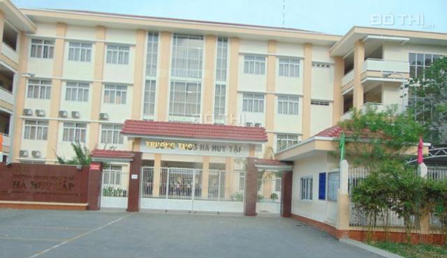 Cần tiền gấp du học bán gấp nhà 126m2 MT nội bộ đường Nguyễn Văn Quá ngang 8m. Giá 1,2 tỷ