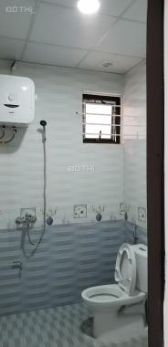 Bán nhà hồ Triều Khúc (4 tầng * DT: 33m2 * 2.6 tỷ). Hướng Đông Bắc, về ở ngay: 0982.550.855