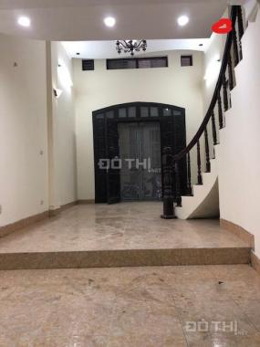 Cho thuê nhà phố Nguyễn Trãi, làm văn phòng ở hộ gia đình giá 10 tr/th. LH 0389897495