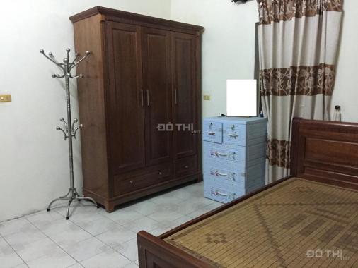 Cho thuê căn hộ tập thể giá rẻ 2 PN, 75m2 có điều hòa nóng lạnh 5 tr/tháng. LH: 0902065699