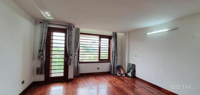 Bán nhà LK Làng Việt Kiều Châu Âu, view hồ, 70m2 * 6T, NT nhập khẩu và gỗ Đinh Hương, 12 tỷ có TL