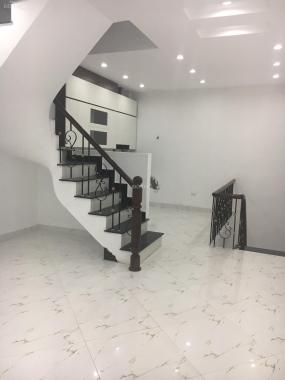 Tôi bán nhà 5 tầng 45m2 đẹp phân lô TT 178 Phương Mai, ô tô cách 30m. LH: 0984783642