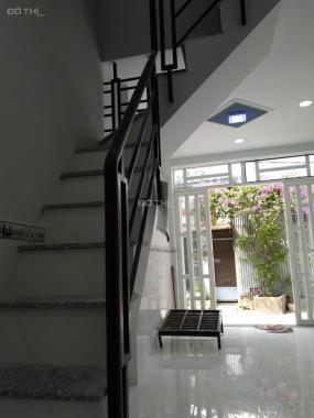 Bán nhà riêng tại đường Huỳnh Tấn Phát, P. Phú Thuận, Quận 7, Hồ Chí Minh DTSD 60m2, giá 990tr