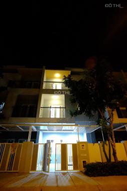 Bán nhà phố đẹp, chính chủ, khu dân cư Mega Village Khang Điền Q9