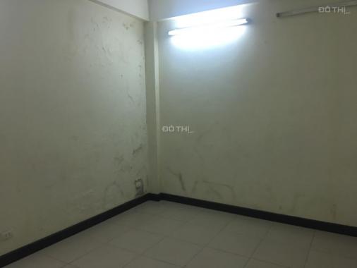 Cho thuê căn hộ tập thể 45m2 đủ đồ phố Hoàng Ngọc Phách, Láng Hạ, giá chỉ 5 tr/th. LH 0986507628