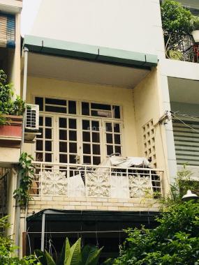 Bán nhà hẻm gần sát mặt tiền Trường Sa, P. 13, Phú Nhuận