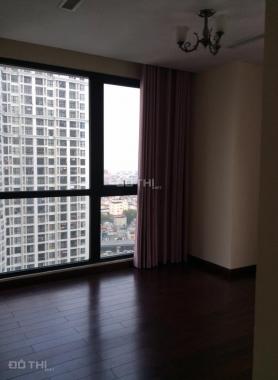 Cho thuê căn hộ chung cư Royal City - Thanh Xuân, 136m2. 3 PN sáng, nội thất cơ bản, giá 20 tr/th