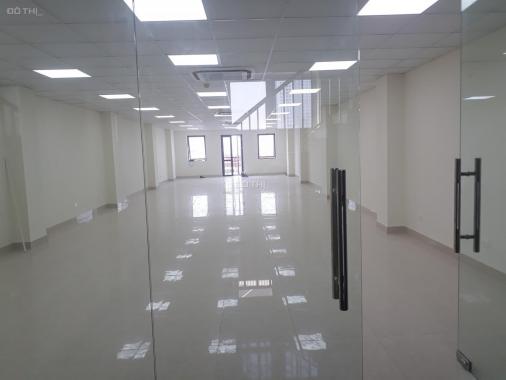 Chính chủ cho thuê văn phòng, showroom spa, nội thất tại 11 Nguyễn Xiển - Thanh Xuân DT 150m2