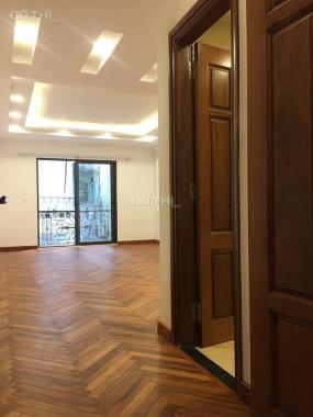 Bán gấp tòa văn phòng ở Trần Quang Diệu, 7 tầng, thang máy, cách phố 30m, 2 ô tô vào nhà. Giá 13 tỷ
