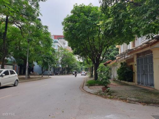 Bán biệt thự khu đô thị Linh Đàm - Q. Hoàng Mai, DT 300m2 x 4T, lô góc, vỉa hè, giá 28 tỷ