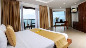 Bán khách sạn 26 phòng tại phố Nguyễn Xí, Phường 13, BT, HCM, DT 170m2, trệt, lửng, 5 lầu, 41 tỷ