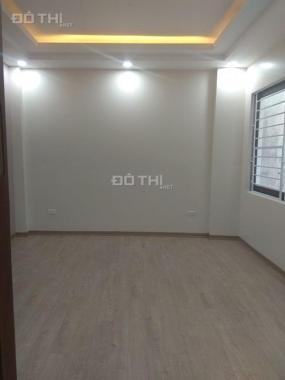 Bán nhà ngõ 8b, Vũ Thạch, khu Hào Nam DT 40m2 x 5 T mới tinh, giá 3,5 tỷ