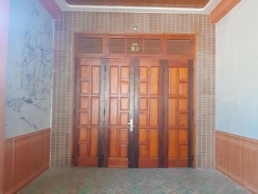 Bán nhà kiệt Phạm Như Xương, có sổ đỏ, giá 144.4 m2 = 18 tr/m2. Nhà cấp 4 mê lửng, kiên cố