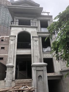 Tôi cần bán gấp 2 căn biệt thự Tây Hồ Residence, 131.1m2, 3.5 tầng + 1 hầm ô tô, giá 18.2 tỷ