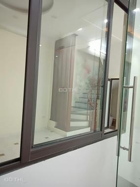 Nhà Nguyễn Chính, ô tô đỗ cổng, 52m2 x 5 tầng mới cứng chỉ 3,5 tỷ. Tin chuẩn 100%