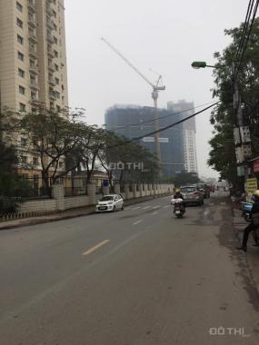 (Bán đất tặng nhà 3 tầng) - Bán nhà phân lô Nguyễn Hoàng Tôn - 5.6 tỷ