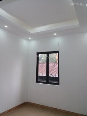 Chính chủ cần bán nhà riêng phố Cự Lộc, Thanh Xuân 21 m2, 4 tầng. Giá 2,15 tỷ, ở ngay, 0902139199