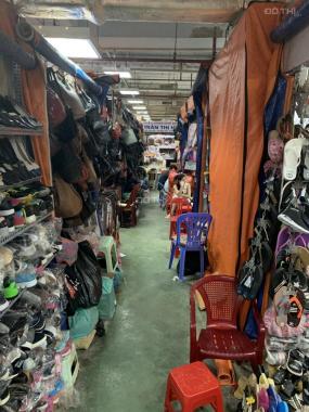 CC bán gấp quầy kiot giày dép số 561 chợ Hàng Da, Hoàn Kiếm vị trí đẹp buôn bán cực có lộc