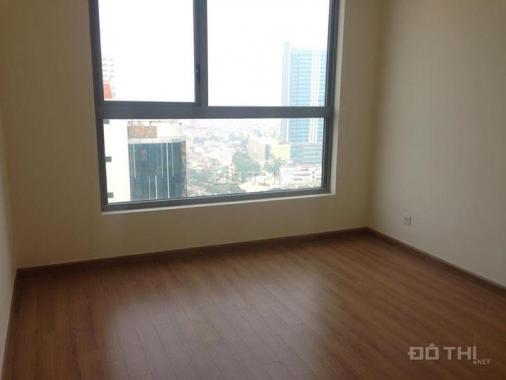 Cho thuê căn hộ chung cư R2 Royal City, Thanh Xuân, 90m2. 2 PN sáng, nội thất cơ bản, view bể bơi