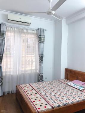 Chính chủ cho thuê căn hộ CC 2 phòng ngủ, 80m2 ở Cát Linh, Đống Đa
