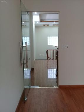 Nhà đẹp 5 tầng, 45m2, có gara ô tô 7 chỗ, ngõ phân lô Yên Duyên cực đẹp, giá 3,6 tỷ