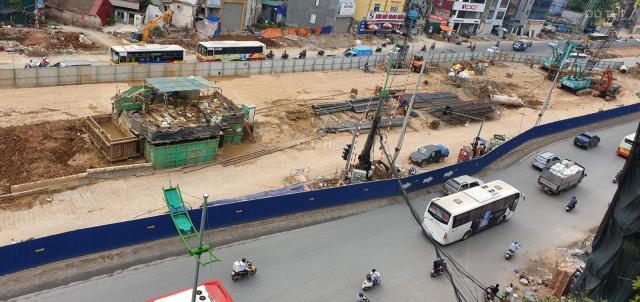 Bán nhà phố Phạm Văn Đồng, Cổ Nhuế, Bắc Từ Liêm 36m2 x 5T, view thoáng, ô tô đỗ cửa. Giá 2,8 tỷ