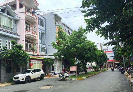 Cần tiền bán gấp nhà riêng 1 trệt 3 lầu, mặt đường Nguyễn Cửu Đàm, Quận Tân Phú, LH: 098 83 84 333