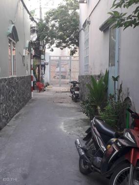 Cần bán nhà hẻm đường Nguyễn Sơn, quận Tân Phú với DT 5.33m x 11.93m